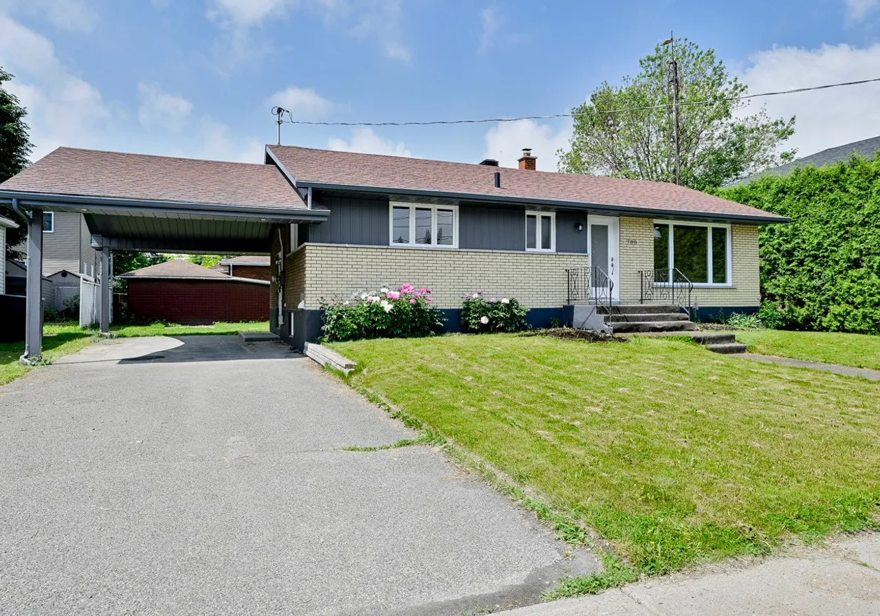 780 Rue Bernard-Pilon — photo 1