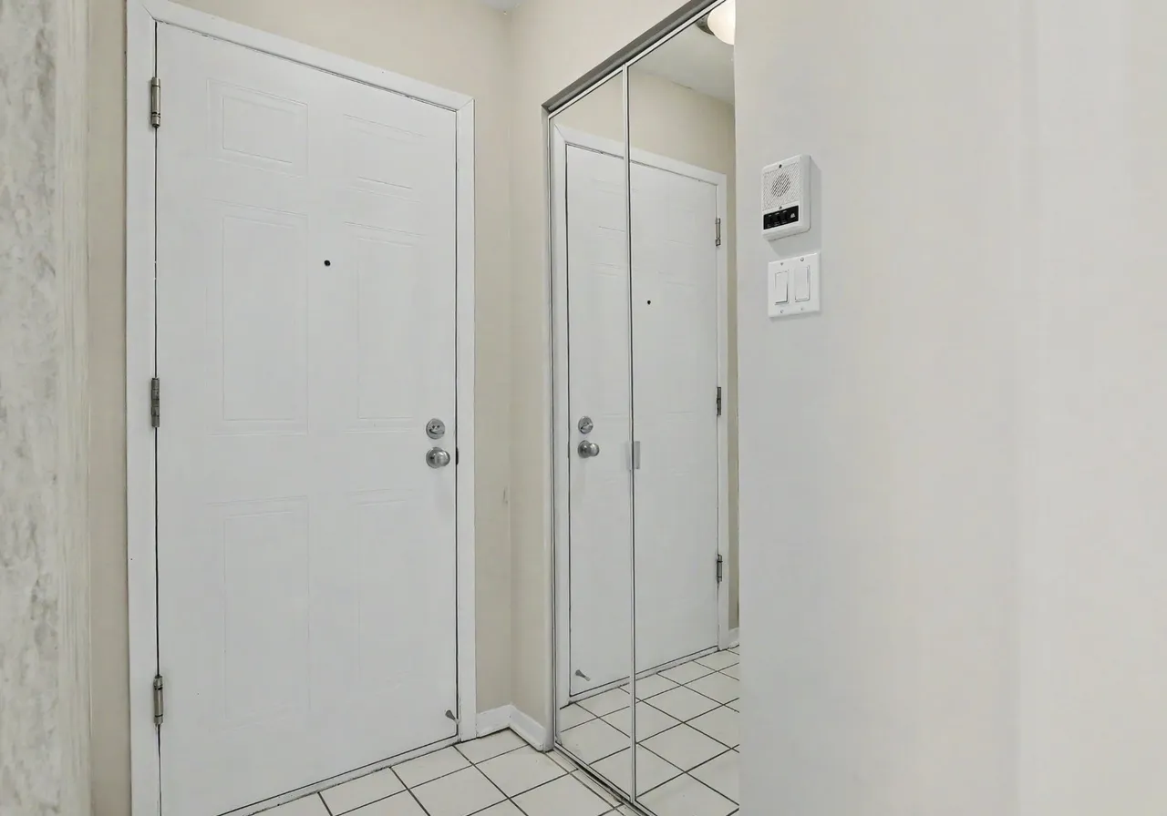 595 Rue De Bellefeuille — photo 2