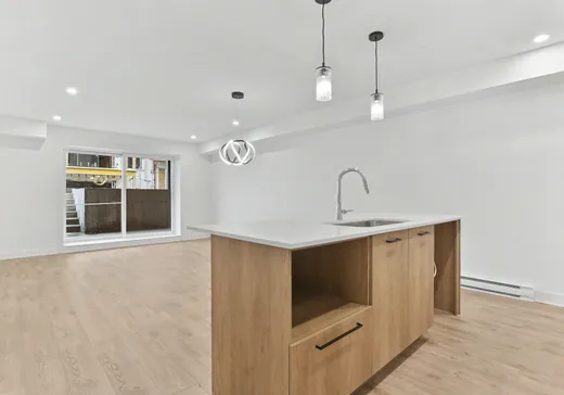 Condo for sale - 879A Boul. Arthur-Sauvé, Sainte-Marthe-sur-le-Lac, J0N 1P0