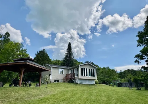 Hobby Farm for sale - 400 Ch. Sims, Kingsbury, J0B 1X0