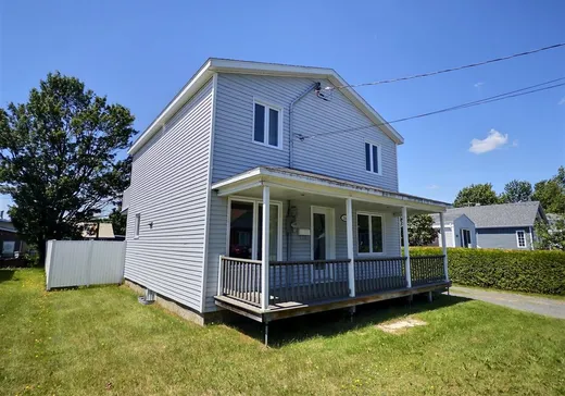 House for sale - 2545 Av. St-Germain, Plessisville, G6L 2J5