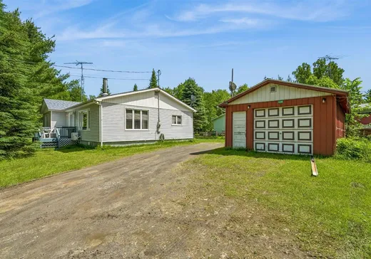 Bungalow à vendre - 1286 Rue Catherine, Hinchinbrooke, J0S1A0
