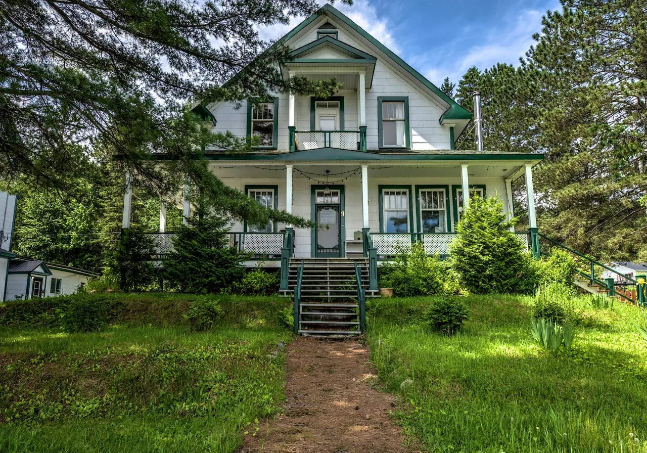 9 Rue St-François-Xavier — photo 1