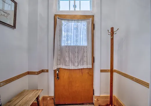 House for sale - 9 Rue St-François-Xavier, Ste-Anne-Des-Lacs, J0W 1V0