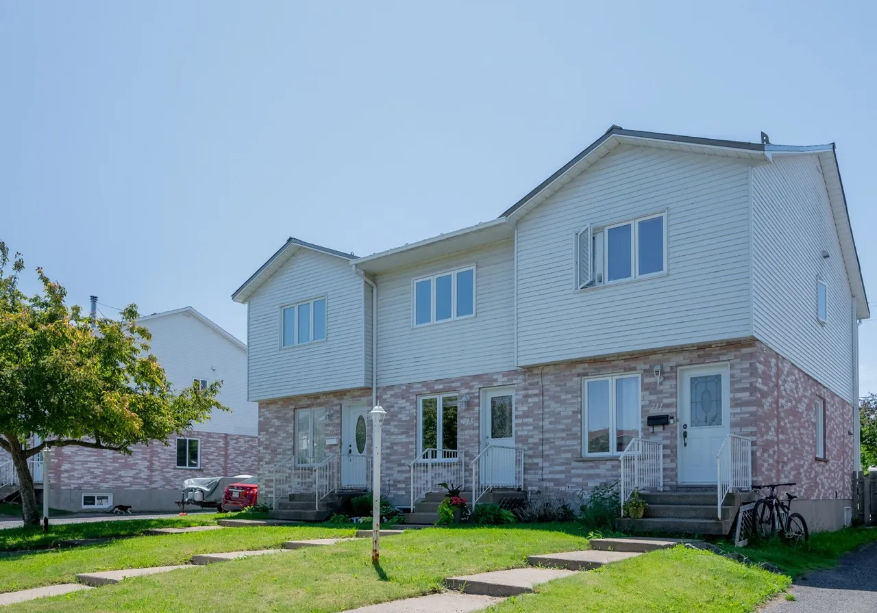 713Z 14e Avenue — photo 1