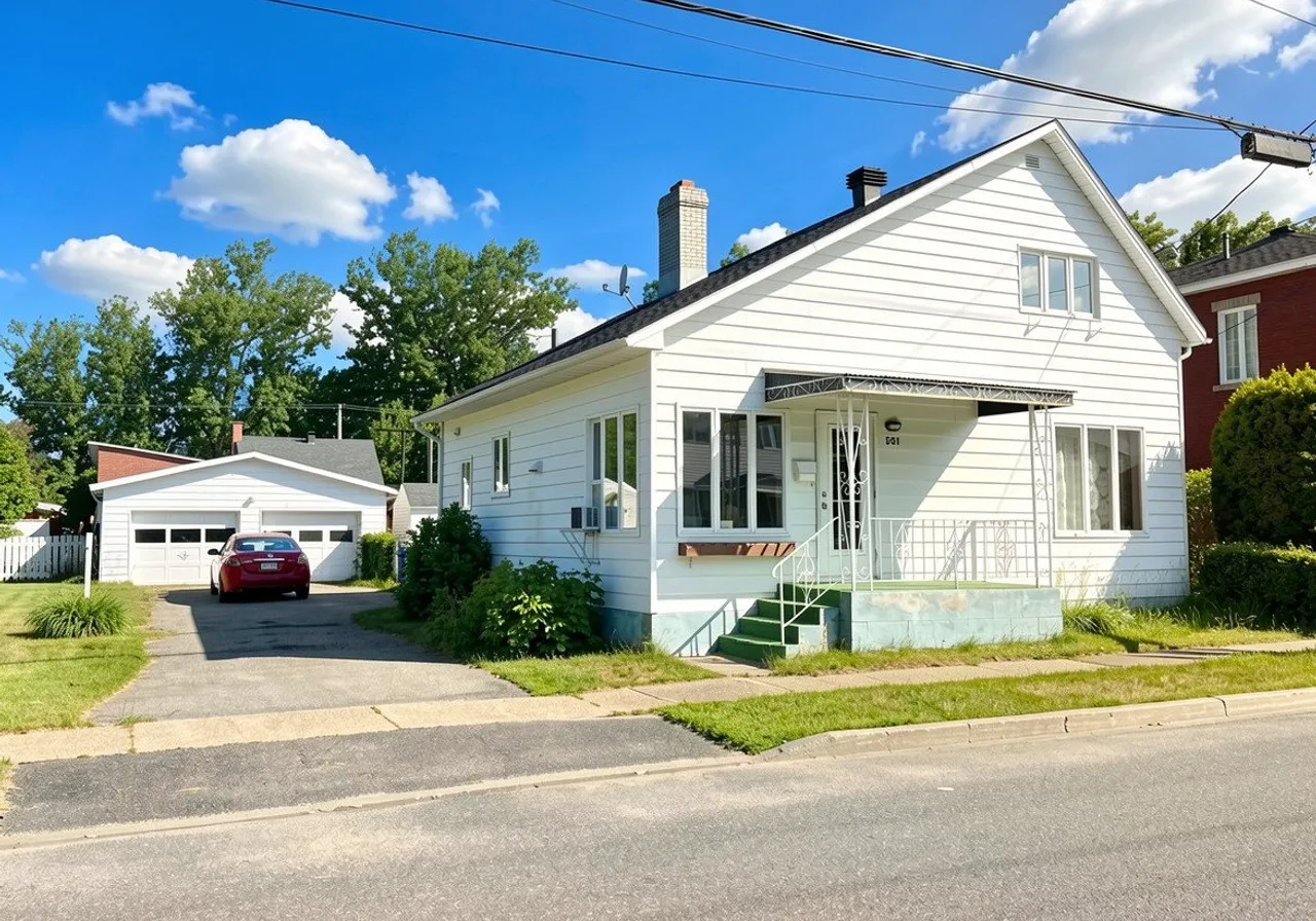 551 Rue St-Benoît — photo 1