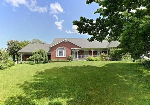 Maison à étages à vendre - 1683Z Route 235, L'Ange-Gardien, J0E1E0