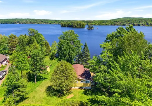 Maison à vendre - 335 Rue du Bord-de-l'Eau, Ste-Catherine-De-Hatley, J0B 1W0