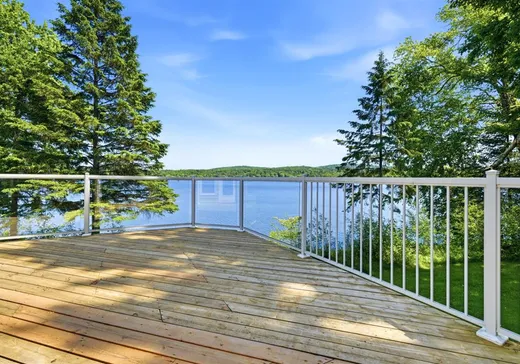 Maison à vendre - 335 Rue du Bord-de-l'Eau, Ste-Catherine-De-Hatley, J0B 1W0