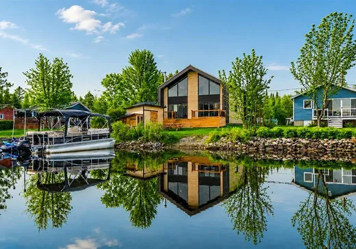 Maison à étages à vendre - 81 Ch. Duplin, Bury, J0B1J0