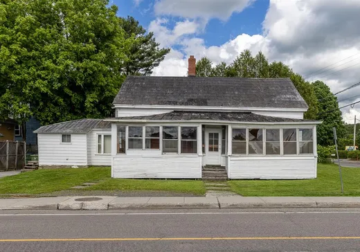 House for sale - 30 Rue Principale N., Sutton, J0E 2K0