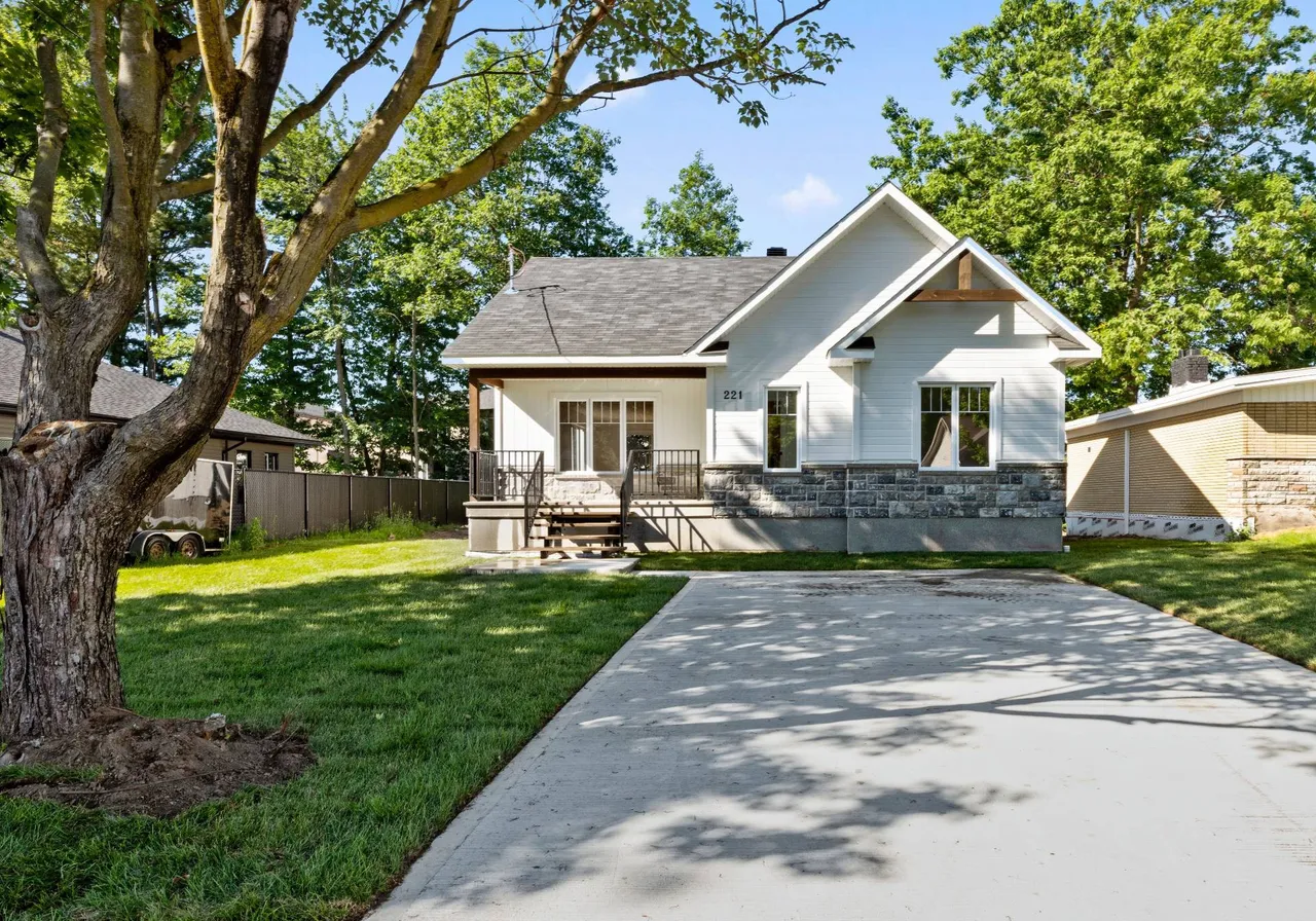 221 Rue Poliquin — photo 2