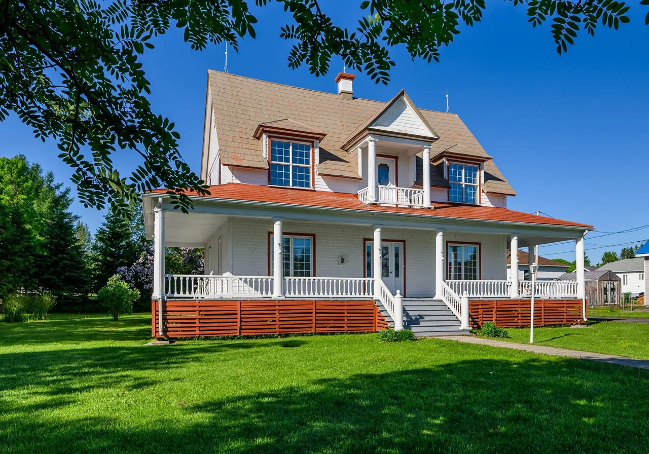 33 Rue St-Pierre O. — photo 2