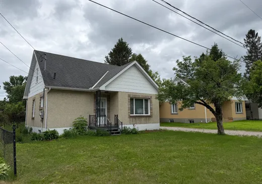 Two or more stories for sale - 489 Rue de la Montagne, Maniwaki, J9E1K7