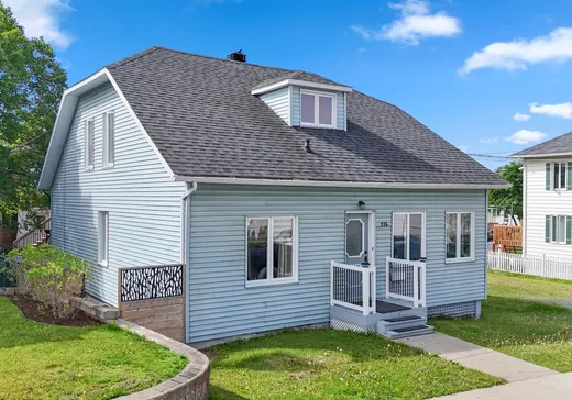 Maison à vendre - 235 Rue St-Jacques, Rimouski, G5L 4H1
