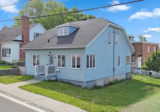 Maison à vendre - 235 Rue St-Jacques, Rimouski, G5L 4H1