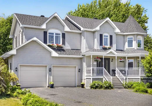 Maison à vendre - 11 Rue Descôteaux, St-Joachim-De-Courval, J1Z 2J1