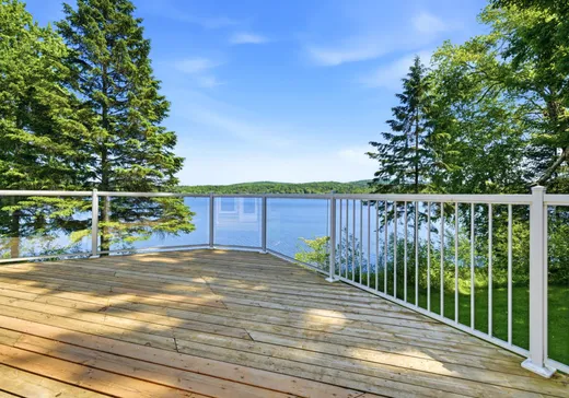 Maison à vendre - 335 Rue du Bord-de-l'Eau, Ste-Catherine-De-Hatley, J0B 1W0