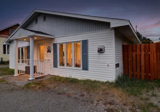 Maison à vendre - 420 Av. Centrale N., Amos, J0Y 1Z0