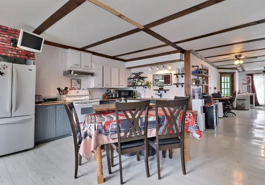 Maison à vendre - 420 Av. Centrale N., Amos, J0Y 1Z0