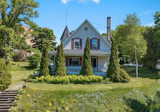 Un étage et demi à vendre - 80 Av. de l'Hôtel-de-Ville, Mont-Joli, G5H1X1