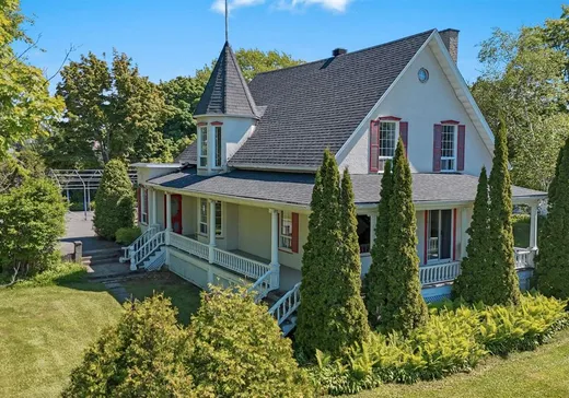 House for sale - 80 Av. de l'Hôtel-de-Ville, Mont-Joli, G5H 1X1