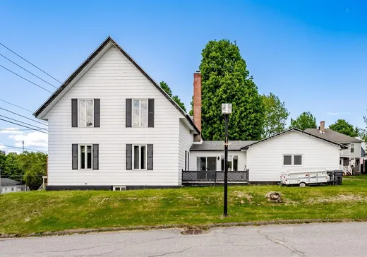 House for sale - 249 Rue St-Paul E., Coaticook, J1A 1G1