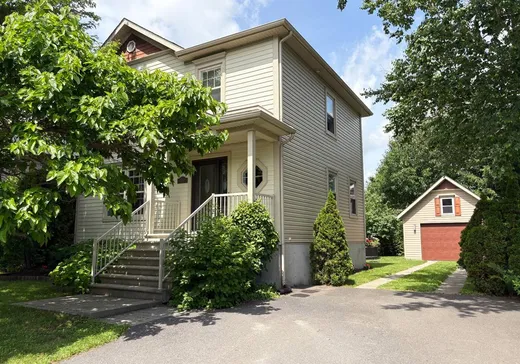 Two or more stories for sale - 1035 Rue Morse, Drummondville, J2B0A5