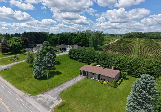 House for sale - 75 2e Avenue, Weedon, J0B 3J0