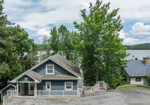 Maison à vendre - 557 Rue Main, Magog, J0B 1C0
