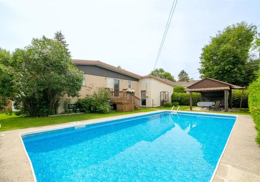 Maison à vendre - 980 Rue des Seigneurs E., Saint-Hyacinthe, J2T 3M4