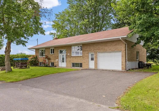 Bungalow for sale - 131 4e Avenue, Saint-Césaire, J0L1M0