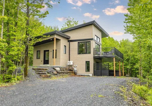 Two or more stories for sale - 416 Ch. de la Détente, Lac-Mégantic, G0Y1E1