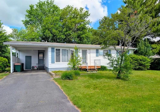 Bungalow for sale - 68 Rue Paré, Victoriaville, G6P2Y4