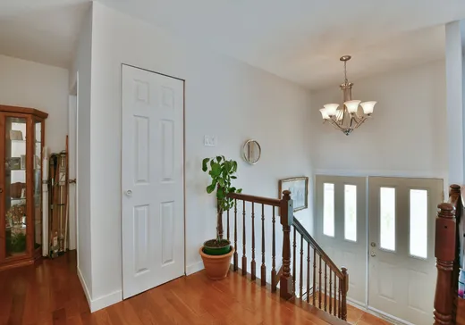 Maison à vendre - 315 Av. des Lacasse, Laval (Laval-sur-le-lac), H7K 1J3