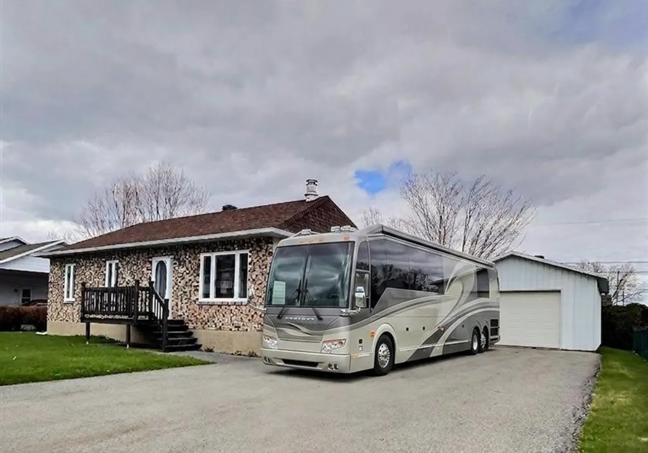 4305 Av. Lefebvre — photo 2