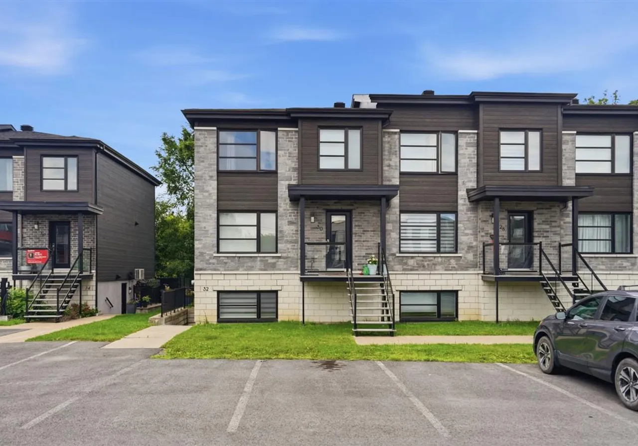 32 Rue Lussier — photo 1