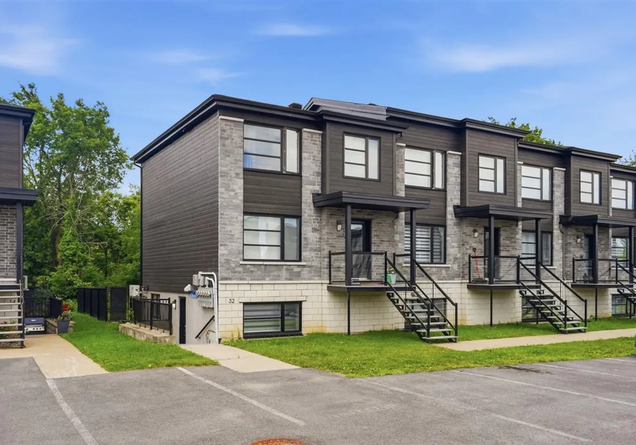 32 Rue Lussier — photo 2