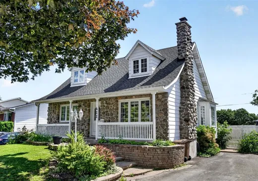 Maison à vendre - 422 Rue St-Laurent, Saint-Eustache, J7P 3V5