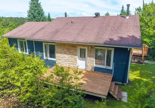 Maison à vendre - 1635 Av. A.-Bertrand, St-Adolphe d'Howard, J0T 2B0