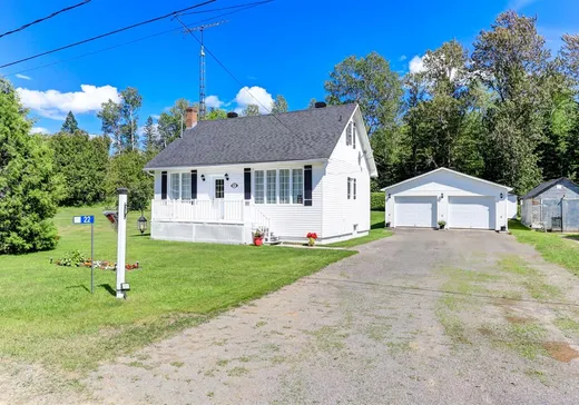 Un étage et demi à vendre - 22 10e Concession, Grenville, J0V1B0