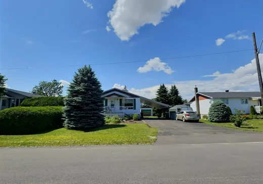 House for sale - 328 Rue Baillargeon, St-Germain-De-Grantham, J0C 1K0