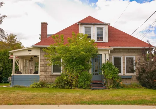 Maison à étages à vendre - 181 Rue St-Pierre, Magog, J1X3A4
