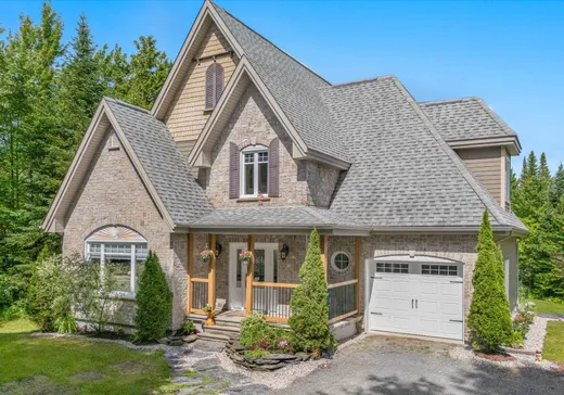 Maison à étages à vendre - 925 Rue du Val-des-Pruches, Rock Forest, J1N0A1
