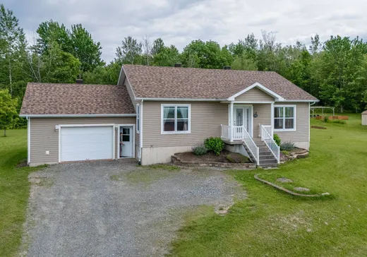Maison à vendre - 1153 Route 243, Valcourt, J0E 2L0
