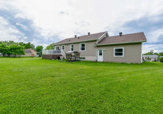 Maison à vendre - 1153 Route 243, Valcourt, J0E 2L0