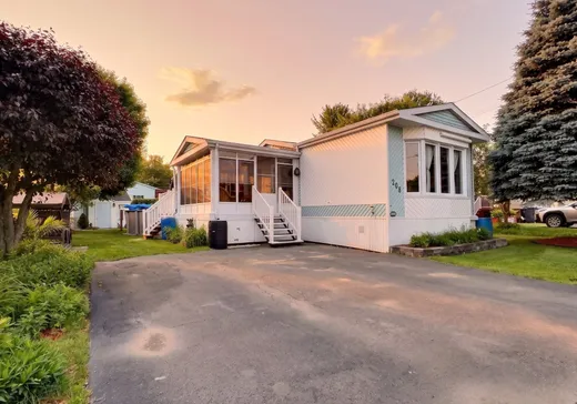 Maison à étages à vendre - 1633 Rue Principale, Granby, J2J0M7