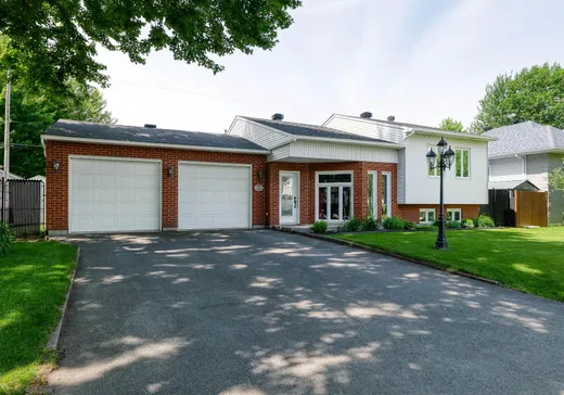 Maison à vendre - 325 Rue Laporte, Lavaltrie, J5T 2R1