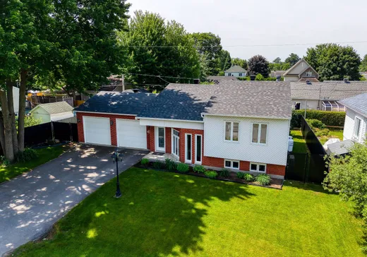 Maison à vendre - 325 Rue Laporte, Lavaltrie, J5T 2R1