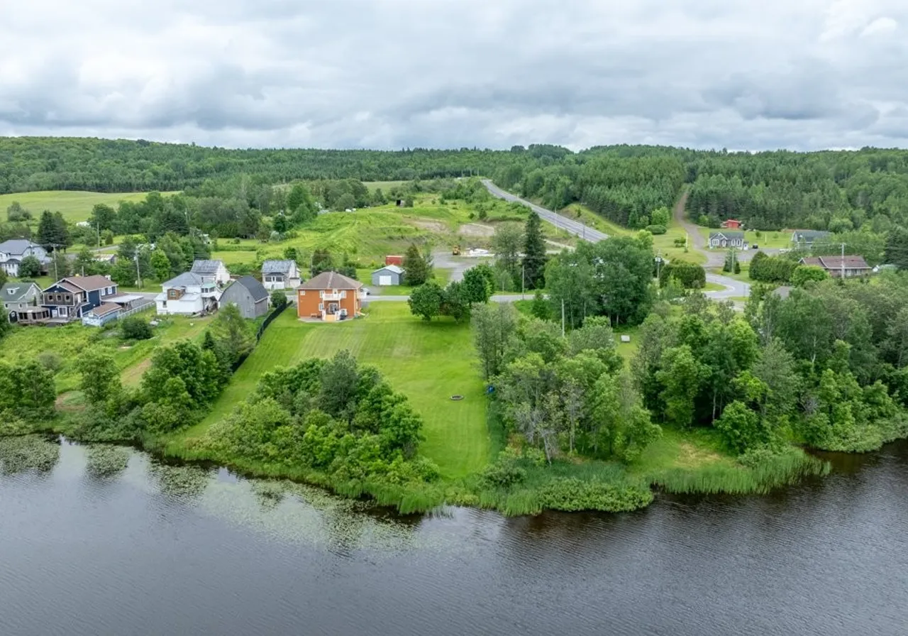 31 Rue Principale (Lac-des-Aigles) — photo 2